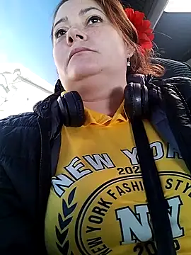 Snapshot of Flacara100 chatting on October 17, 2025, 8:39 am Flacara100 online show from October 17, 2025, 8:39 am