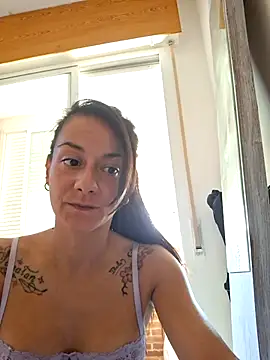 Lauraxxsteen online show from October 7, 2025, 10:16 am