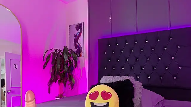 Snapshot of Scarlett_Durand chatting on October 4, 2025, 12:07 pm Scarlett Durand online show from October 4, 2025, 12:07 pm