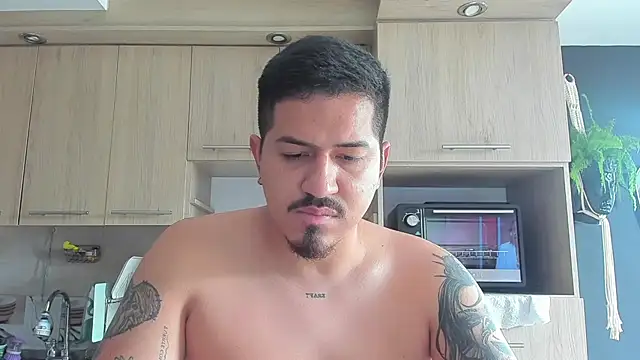 Snapshot of Arnolwilliams chatting on October 14, 2025, 7:25 pm Arnolwilliams online show from October 14, 2025, 7:25 pm