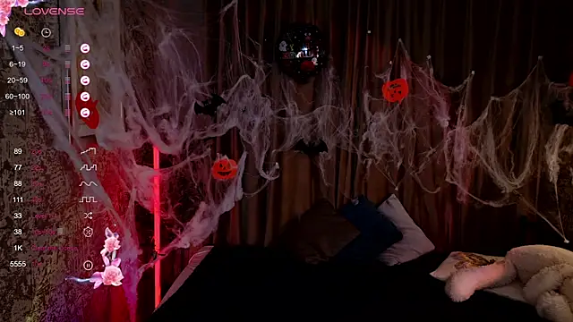 AlettaEve online show from October 25, 2025, 3:34 pm