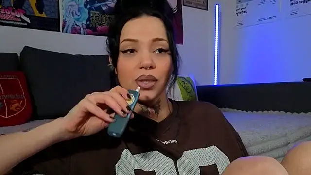 KiraQuinn1 online show from April 13, 2026, 3:49 pm