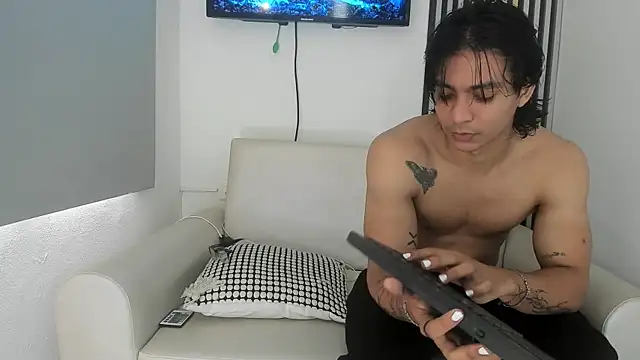 toji luxxer online show from October 17, 2025, 1:35 pm