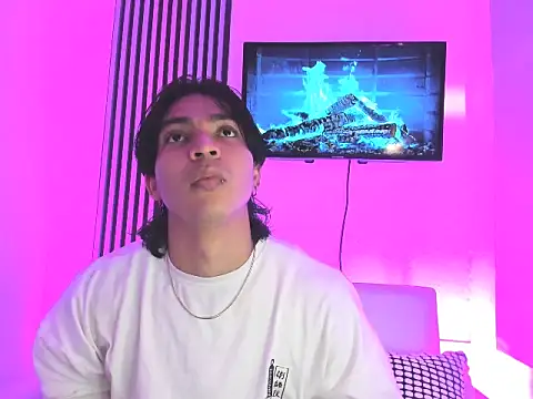 toji luxxer online show from September 21, 2025, 10:15 pm