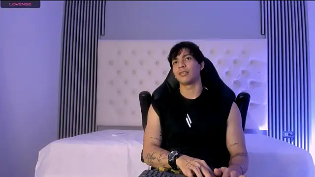 toji luxxer online show from December 3, 2025, 4:13 am