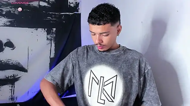 Snapshot of Avaggi chatting on September 26, 2025, 10:27 pm Avaggi online show from September 26, 2025, 10:27 pm