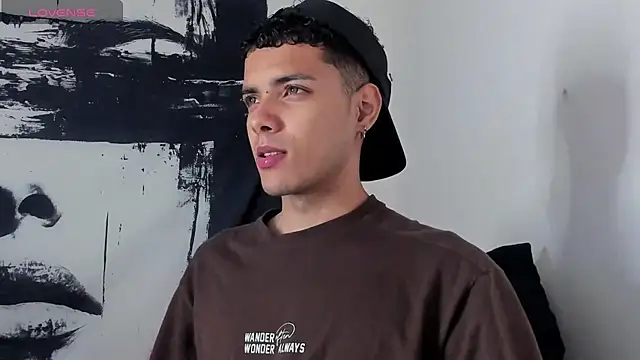 Snapshot of Avaggi chatting on October 11, 2025, 9:27 pm Avaggi online show from October 11, 2025, 9:27 pm