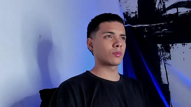 Snapshot of Avaggi chatting on October 21, 2025, 10:53 pm Avaggi online show from October 21, 2025, 10:53 pm