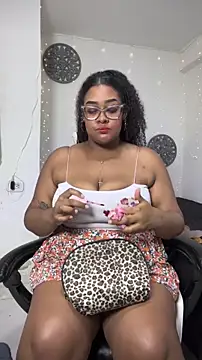 Dakota  Luxx00 online show from October 29, 2025, 3:27 am