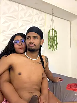 Dakota  Luxx00 online show from September 18, 2025, 7:33 am