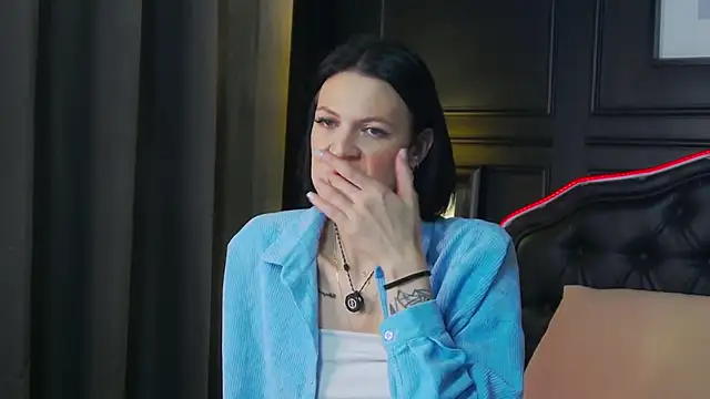 EmmaStarkk online show from October 21, 2025, 6:02 am