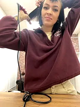 EmmaStarkk online show from November 7, 2025, 4:17 am