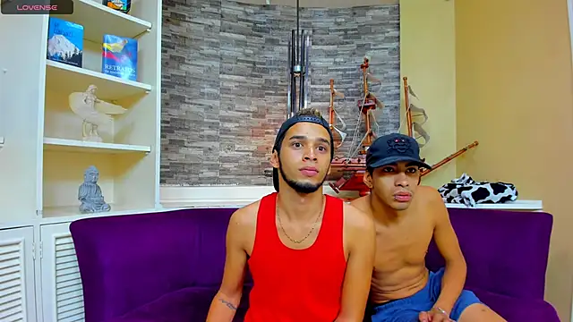 Snapshot of Juicy_Creww chatting on September 28, 2025, 10:00 am Juicy Creww online show from September 28, 2025, 10:00 am