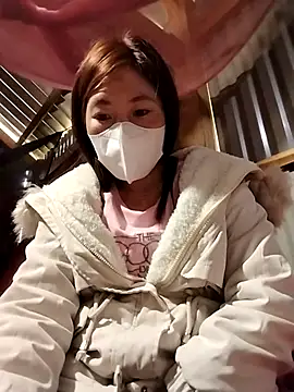 huexixi online show from November 11, 2025, 3:01 am