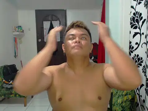 Snapshot of Gayasianzowe chatting on September 28, 2025, 12:56 pm Gayasianzowe online show from September 28, 2025, 12:56 pm