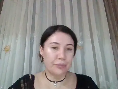 Snapshot of Lomivah chatting on February 13, 2026, 3:34 pm Lomivah online show from February 13, 2026, 3:34 pm