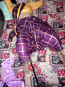 Snapshot of Romantic_couple89 chatting on September 24, 2025, 4:35 pm Romantic couple89 online show from September 24, 2025, 4:35 pm