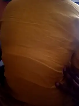 Snapshot of Romantic_couple89 chatting on October 29, 2025, 10:47 am Romantic couple89 online show from October 29, 2025, 10:47 am