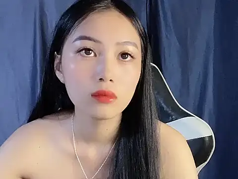 Lyly4757 online show from September 18, 2025, 10:02 pm