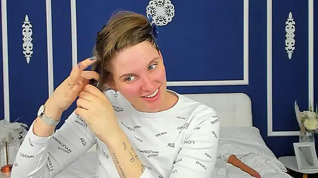 SabrinaRayX online show from October 22, 2025, 12:37 pm