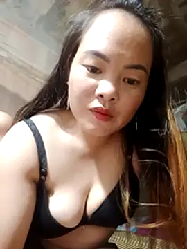 Snapshot of emilyzz chatting on October 21, 2025, 12:48 pm emilyzz online show from October 21, 2025, 12:48 pm