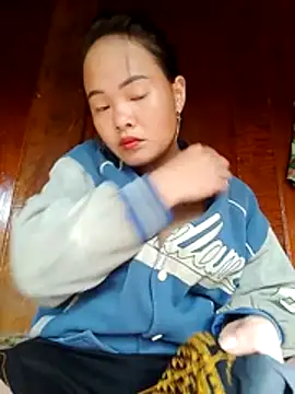 Snapshot of emilyzz chatting on October 23, 2025, 1:37 am emilyzz online show from October 23, 2025, 1:37 am