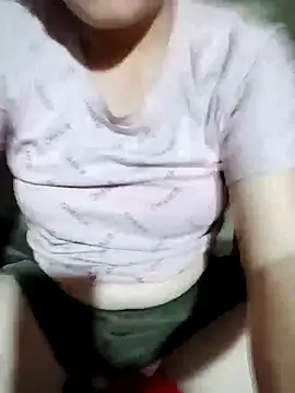 Snapshot of emilyzz chatting on September 24, 2025, 1:28 pm emilyzz online show from September 24, 2025, 1:28 pm