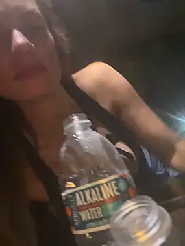 Texxaspearl online show from October 5, 2025, 9:33 am