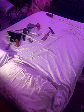 Texxaspearl online show from September 24, 2025, 10:33 am