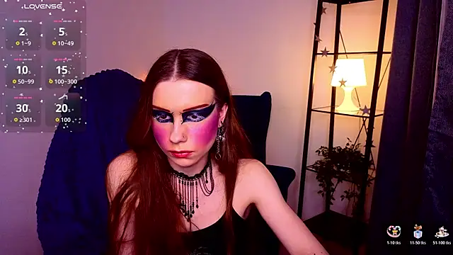 KarenSmitht online show from April 13, 2026, 4:33 pm