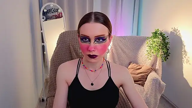 KarenSmitht online show from April 10, 2026, 4:47 pm