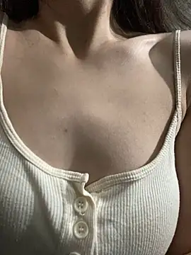 Snapshot of Bella_sexy98 chatting on January 17, 2026, 3:26 pm Bella sexy98 online show from January 17, 2026, 3:26 pm