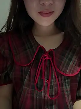 Snapshot of Bella_sexy98 chatting on May 3, 2026, 1:11 am Bella sexy98 online show from May 3, 2026, 1:11 am