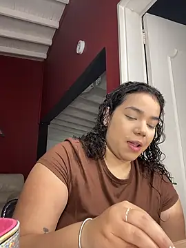 krisstenSantos online show from October 16, 2025, 11:40 am