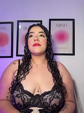 krisstenSantos online show from June 9, 2026, 3:57 pm