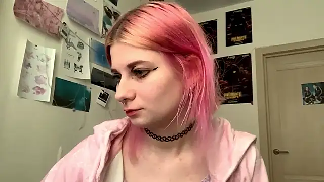 Snapshot of PinkVampire chatting on October 4, 2025, 1:23 pm PinkVampire online show from October 4, 2025, 1:23 pm