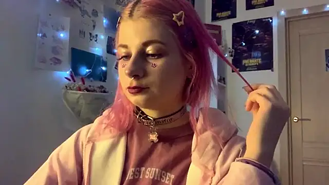 Snapshot of PinkVampire chatting on September 23, 2025, 6:15 pm PinkVampire online show from September 23, 2025, 6:15 pm