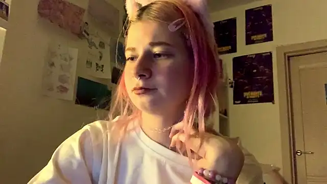 Snapshot of PinkVampire chatting on October 9, 2025, 8:53 pm PinkVampire online show from October 9, 2025, 8:53 pm