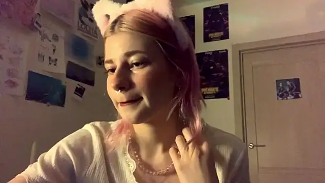 Snapshot of PinkVampire chatting on October 8, 2025, 8:09 pm PinkVampire online show from October 8, 2025, 8:09 pm