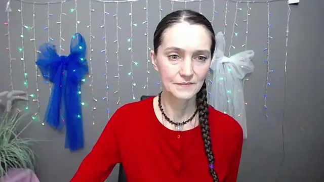 TayaFinch online show from November 25, 2025, 2:17 pm