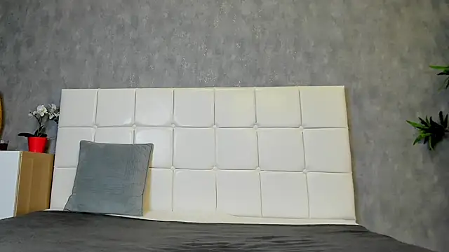 AmiraRees online show from September 23, 2025, 5:47 am