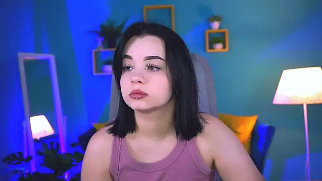 leslierowe  online show from October 5, 2025, 8:21 pm