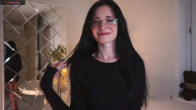 DarcyAspacio online show from September 23, 2025, 11:17 am