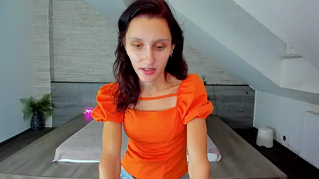 skinnystar  online show from October 14, 2025, 4:24 am