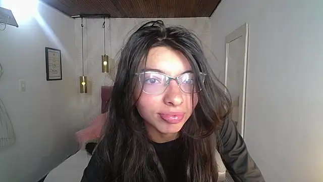 alllyson  online show from December 3, 2025, 8:08 pm