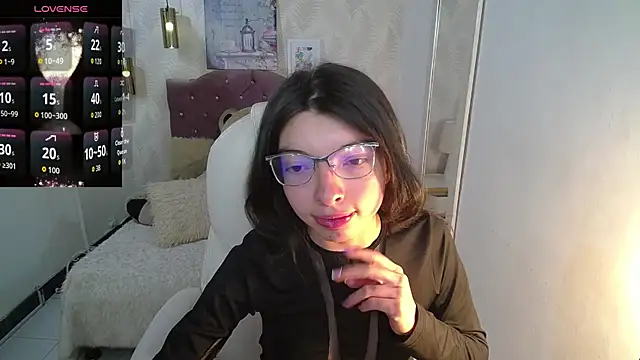 alllyson  online show from November 10, 2025, 7:19 pm