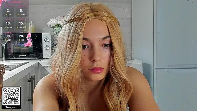 Snapshot of KristenHarrington chatting on January 14, 2026, 1:15 pm KristenHarrington online show from January 14, 2026, 1:15 pm