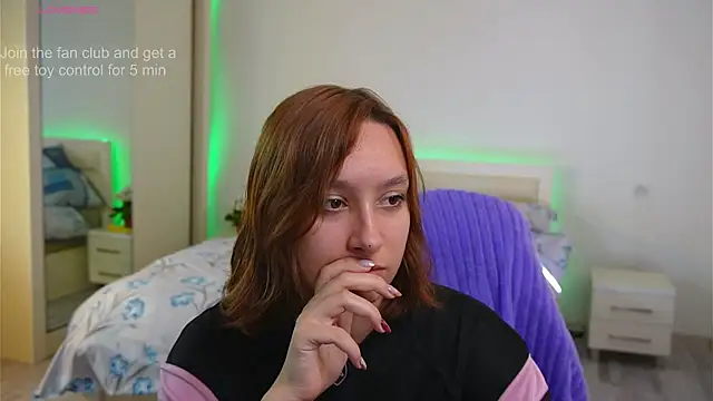 Snapshot of LilyannRosse chatting on October 12, 2025, 7:10 am LilyannRosse online show from October 12, 2025, 7:10 am