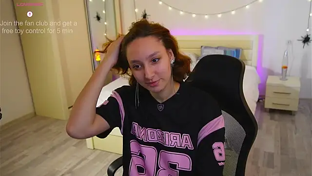 Snapshot of LilyannRosse chatting on October 28, 2025, 7:07 am LilyannRosse online show from October 28, 2025, 7:07 am