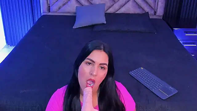 Snapshot of Daniwhatson chatting on October 8, 2025, 3:19 am Daniwhatson online show from October 8, 2025, 3:19 am